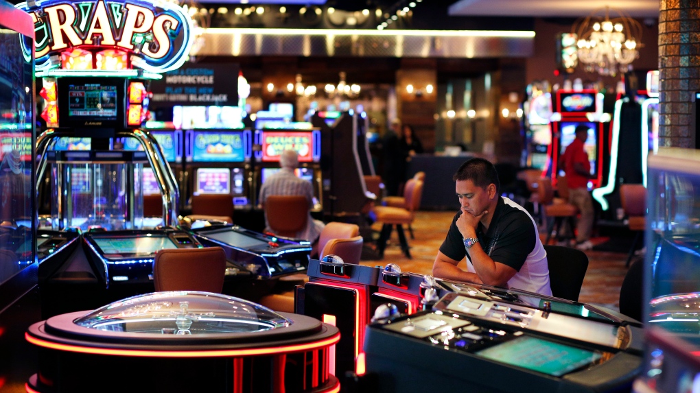 The Thrill of Live Casinos: Bridging the Gap Between Online and Real-World Gambling